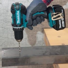 Perceuse ddf482 + visseuse dtd152 (18v 3x3ah) égal à dlx2127j1