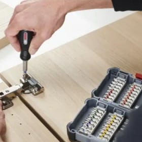 Coffret de 44+1 pièces embouts et douilles 2607017692 bosch