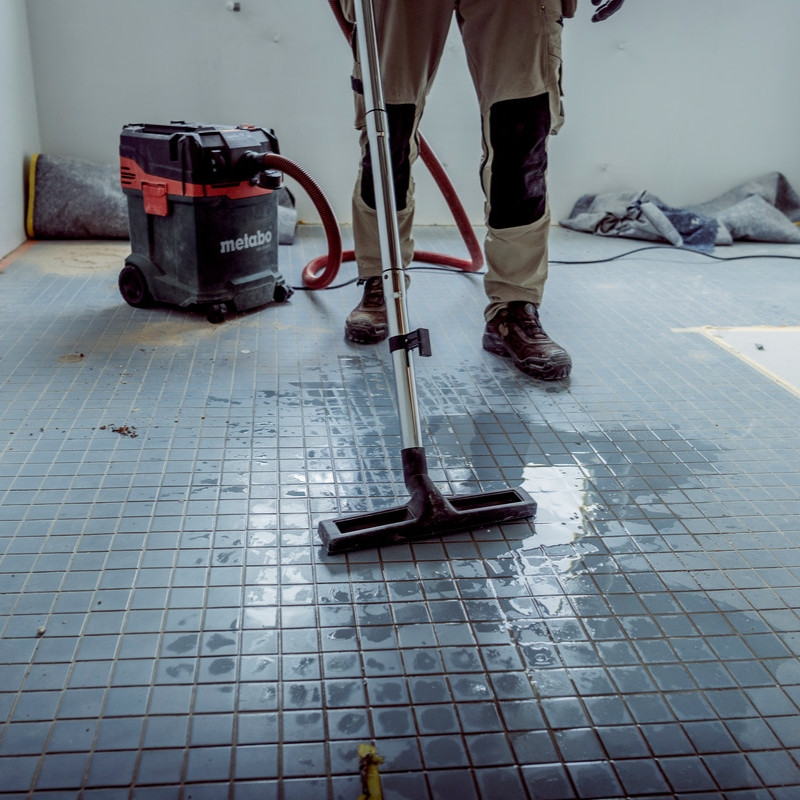 MILWAUKEE Aspirateur eau poussière AS 30 MAC - OMPro